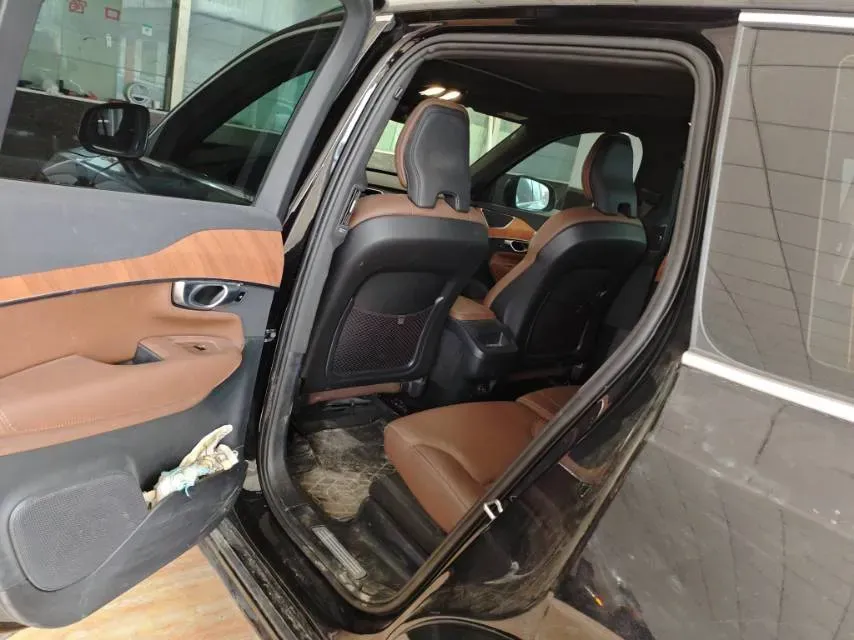 2024 Volvo XC90 2.0T 250HP L4 8AT,autocango,china used car exporter,china ev exporter,chinese used car exporter,chinese used ev exporter