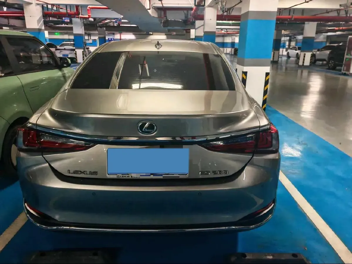 2022 Lexus ES 2.0L 173HP L4 CVT,autocango,china used car exporter,china ev exporter,chinese used car exporter,chinese used ev exporter