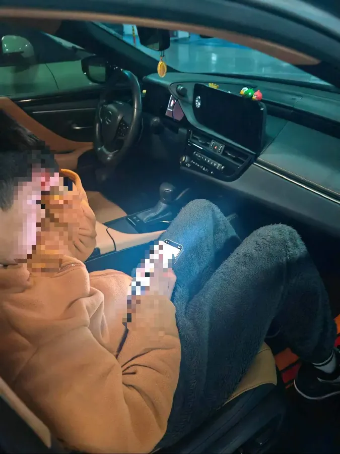 2022 Lexus ES 2.0L 173HP L4 CVT,autocango,china used car exporter,china ev exporter,chinese used car exporter,chinese used ev exporter