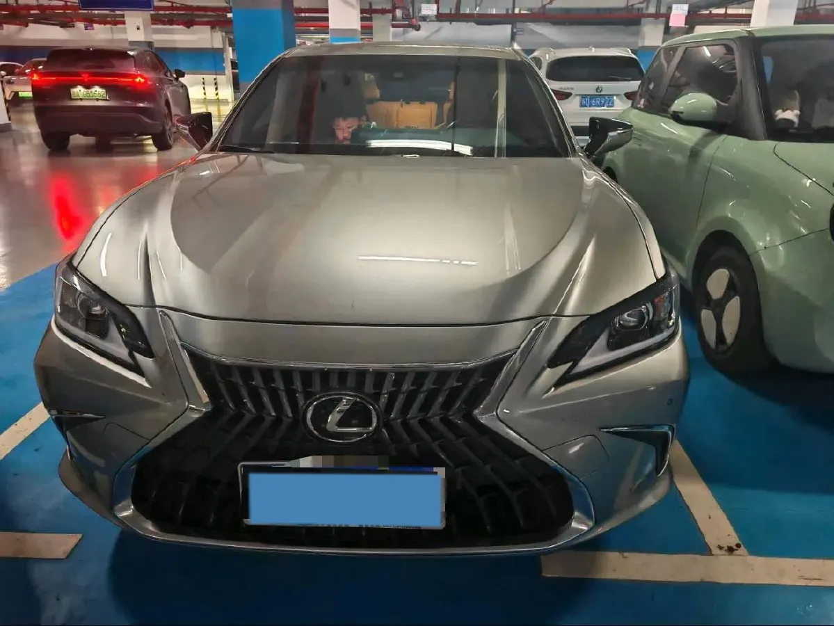 2022 Lexus ES 2.0L 173HP L4 CVT,autocango,china used car exporter,china ev exporter,chinese used car exporter,chinese used ev exporter