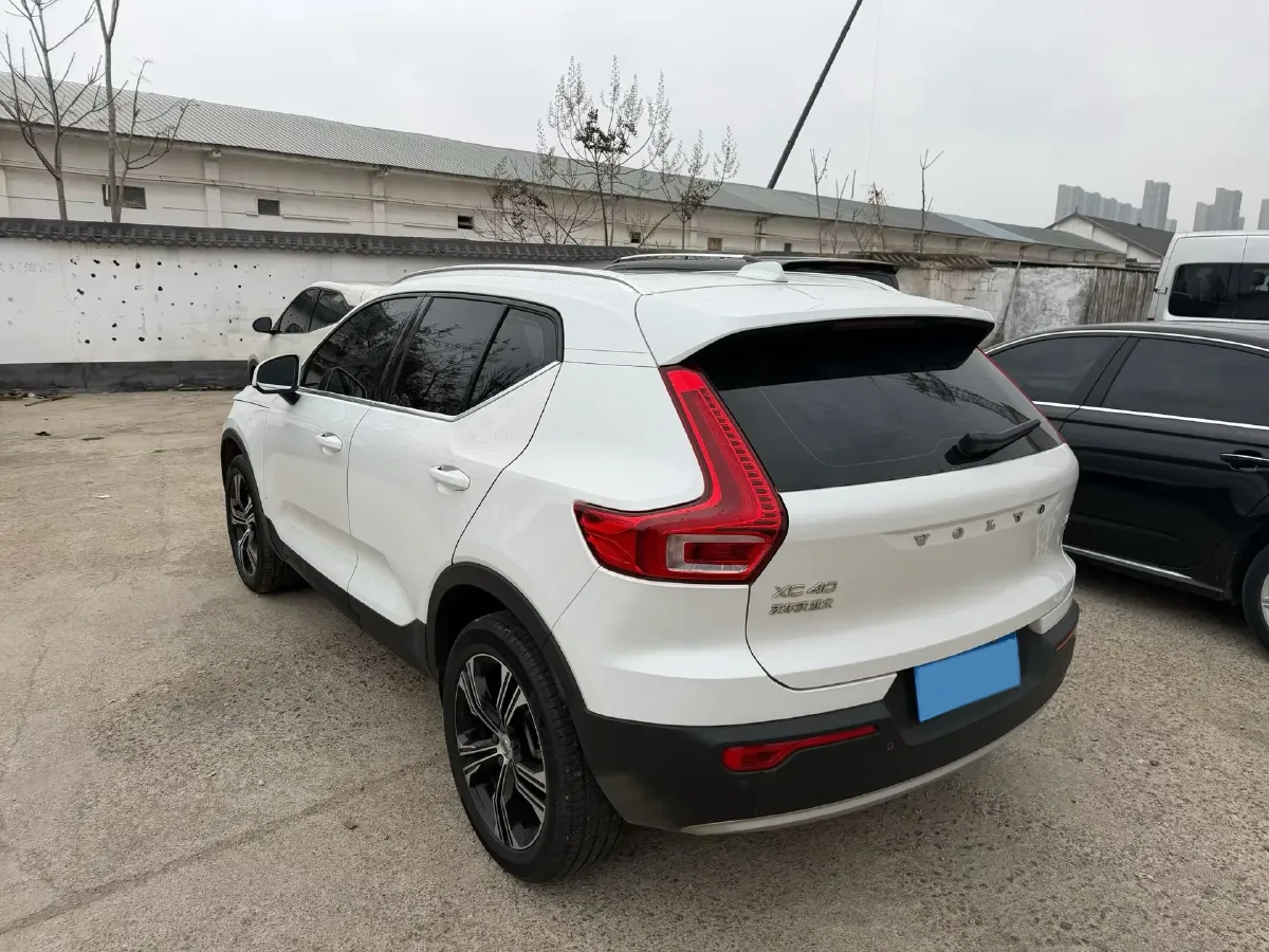 2021 Volvo XC40 2.0T 190HP L4 8AT,autocango,china used car exporter,china ev exporter,chinese used car exporter,chinese used ev exporter