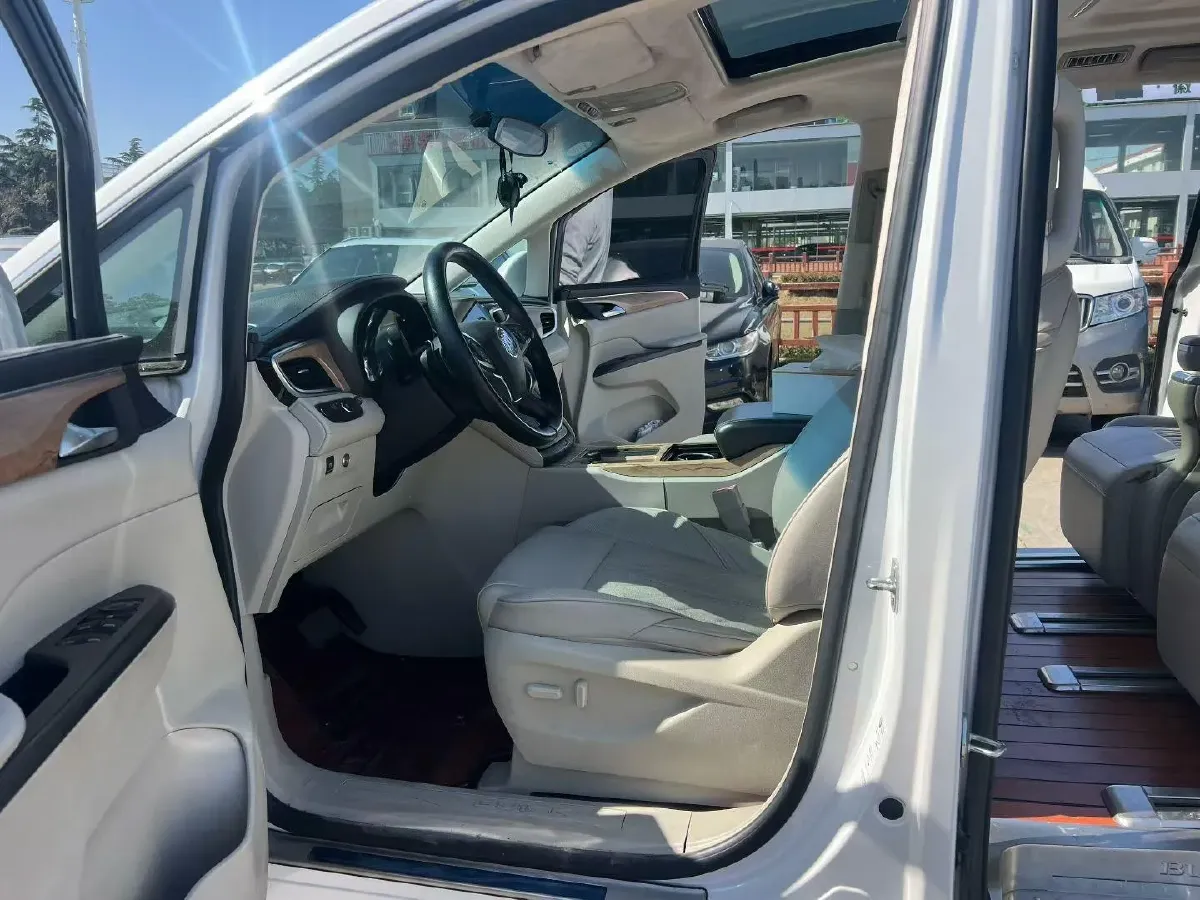 2018 Buick GL8 2.0T 260HP L4 6AT,autocango,china used car exporter,china ev exporter,chinese used car exporter,chinese used ev exporter