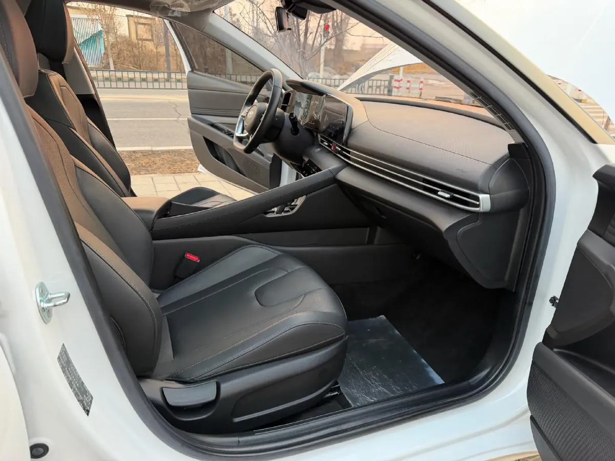 2021 Hyundai Elantra 1.5L 115HP L4 CVT,autocango,china used car exporter,china ev exporter,chinese used car exporter,chinese used ev exporter