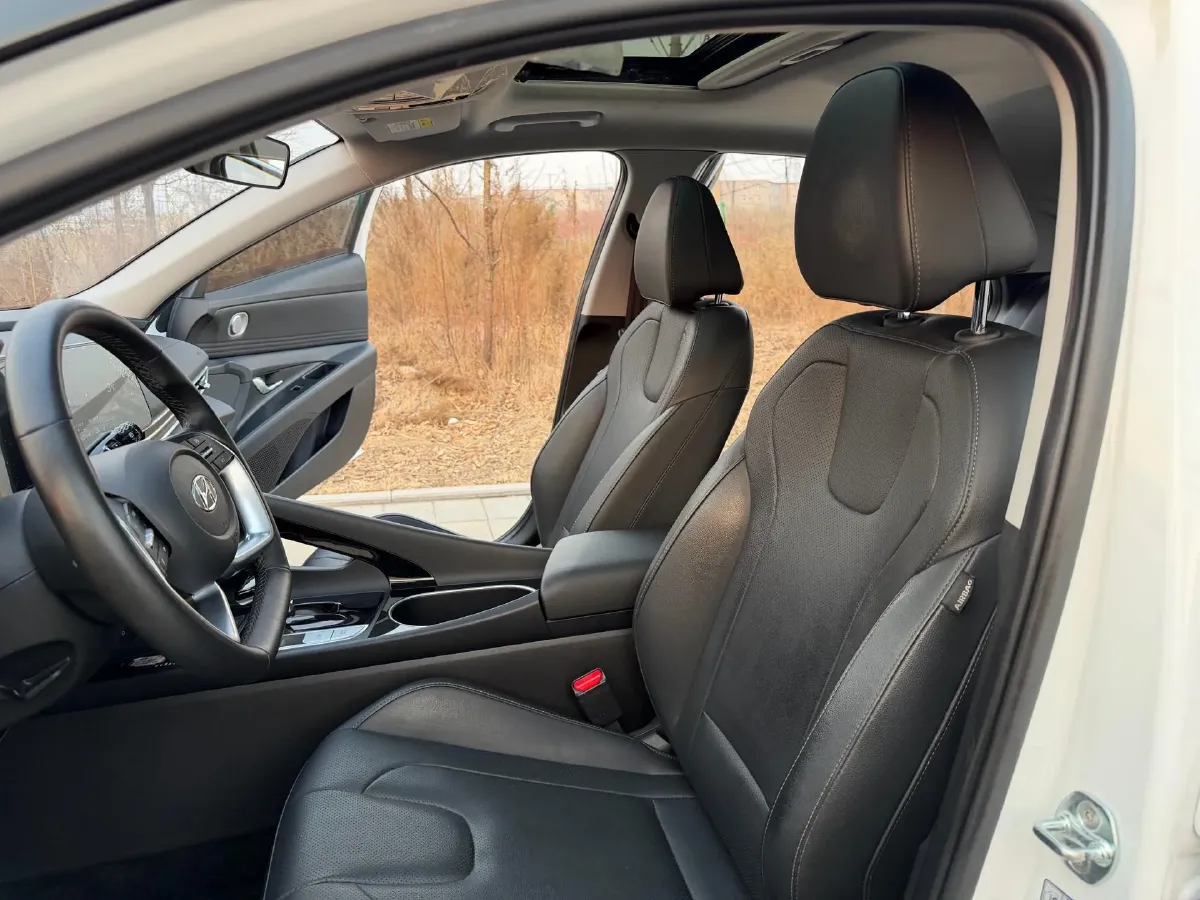 2021 Hyundai Elantra 1.5L 115HP L4 CVT,autocango,china used car exporter,china ev exporter,chinese used car exporter,chinese used ev exporter