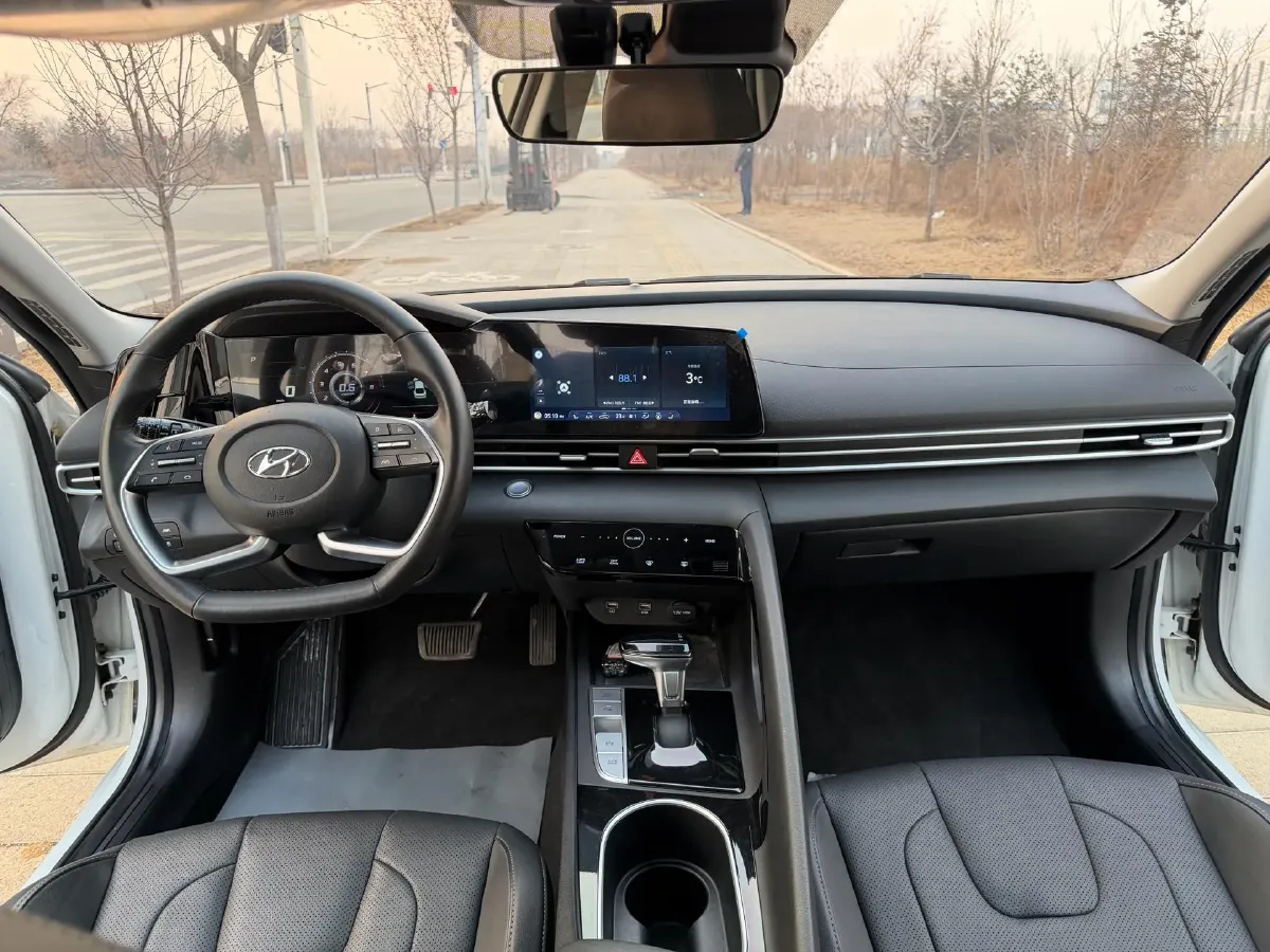 2021 Hyundai Elantra 1.5L 115HP L4 CVT,autocango,china used car exporter,china ev exporter,chinese used car exporter,chinese used ev exporter
