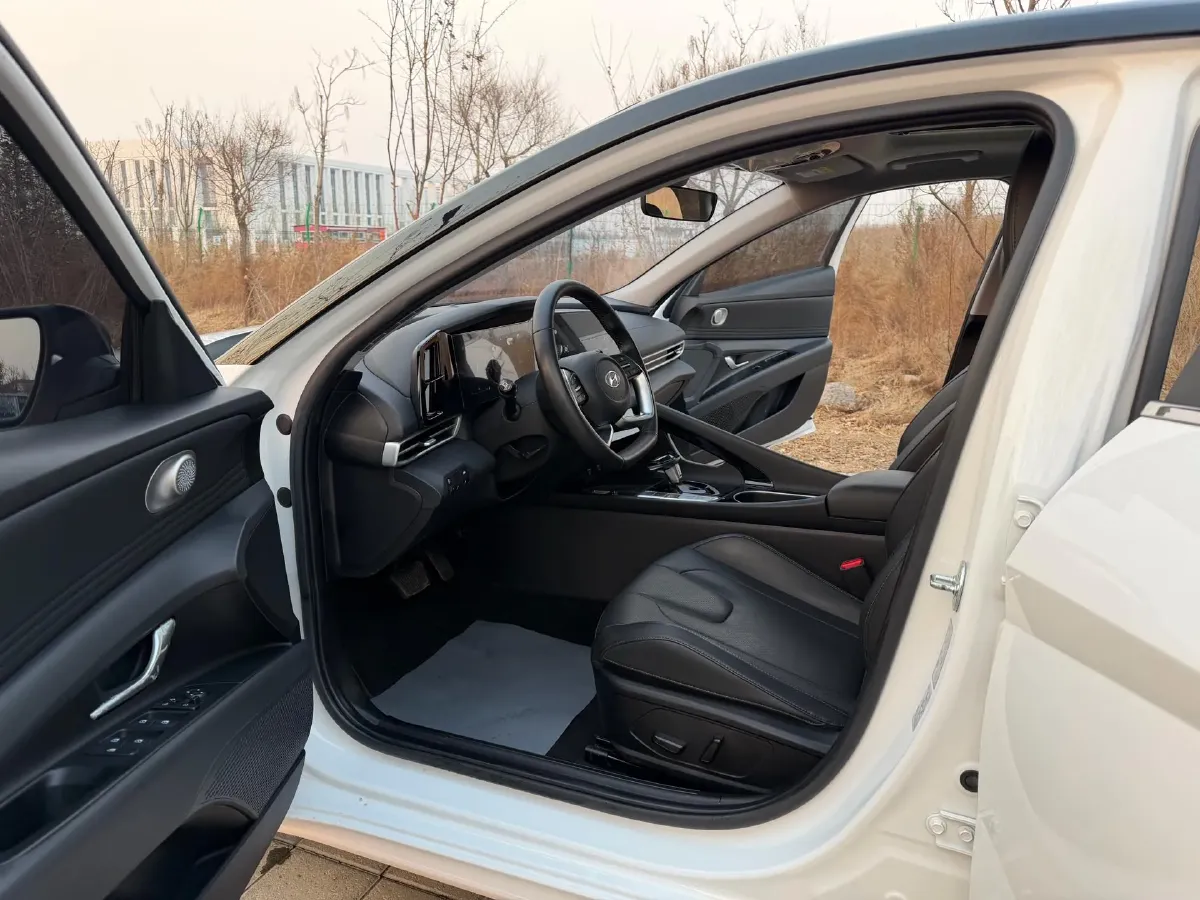 2021 Hyundai Elantra 1.5L 115HP L4 CVT,autocango,china used car exporter,china ev exporter,chinese used car exporter,chinese used ev exporter