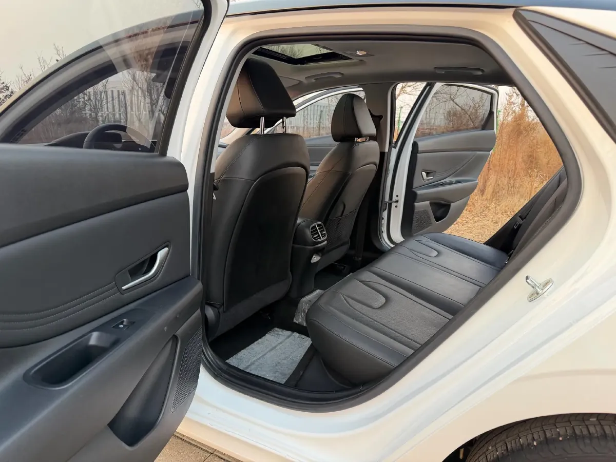 2021 Hyundai Elantra 1.5L 115HP L4 CVT,autocango,china used car exporter,china ev exporter,chinese used car exporter,chinese used ev exporter