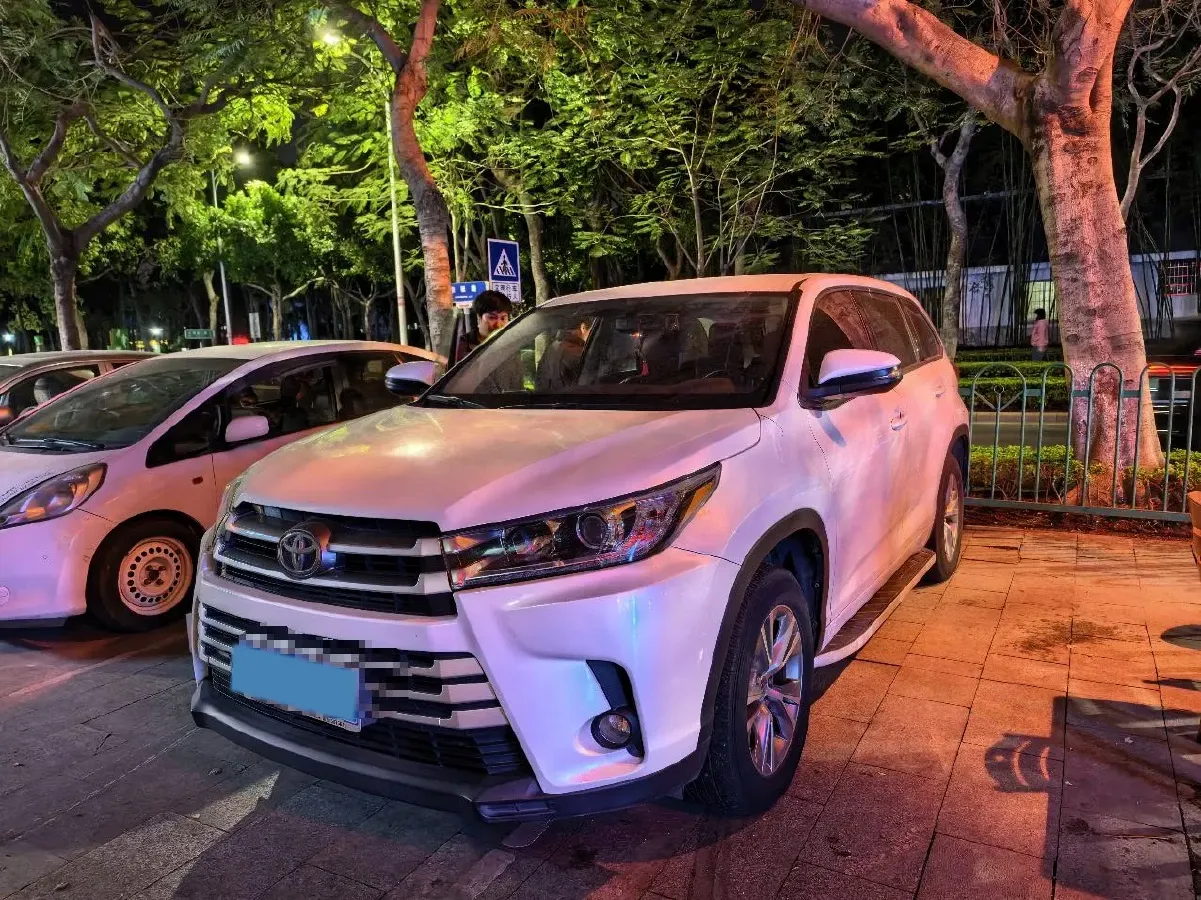 2021 Toyota Highlander 2.0T 220HP L4 6AT,autocango,china used car exporter,china ev exporter,chinese used car exporter,chinese used ev exporter