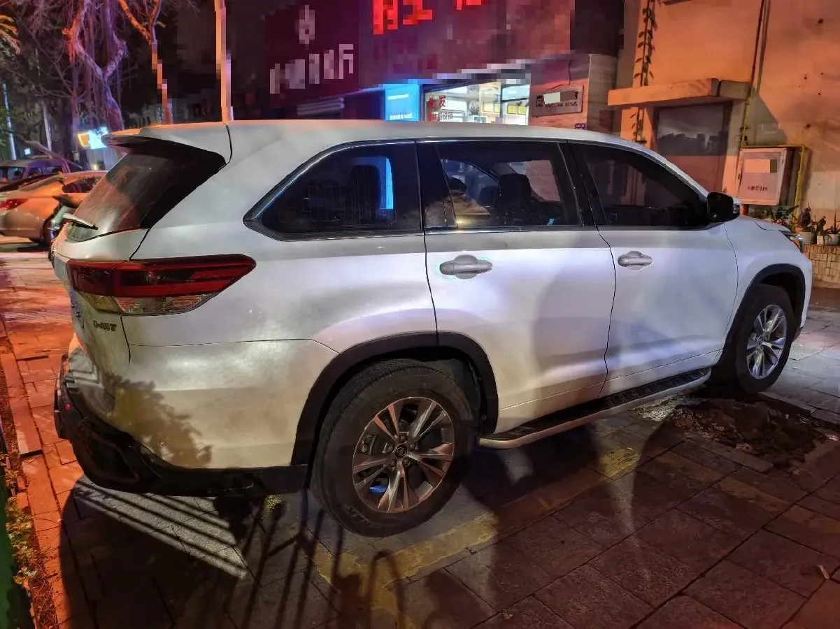 2021 Toyota Highlander 2.0T 220HP L4 6AT,autocango,china used car exporter,china ev exporter,chinese used car exporter,chinese used ev exporter