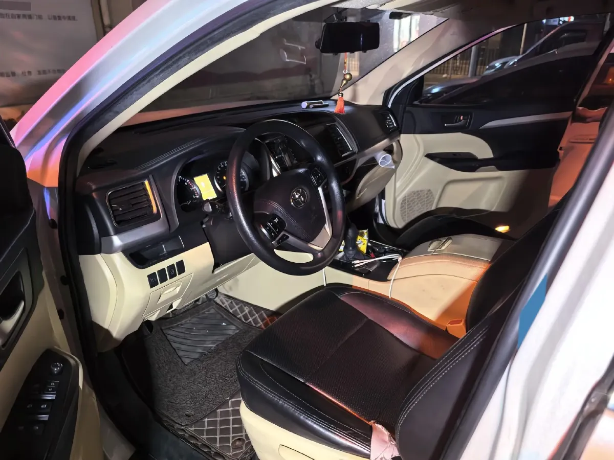 2021 Toyota Highlander 2.0T 220HP L4 6AT,autocango,china used car exporter,china ev exporter,chinese used car exporter,chinese used ev exporter