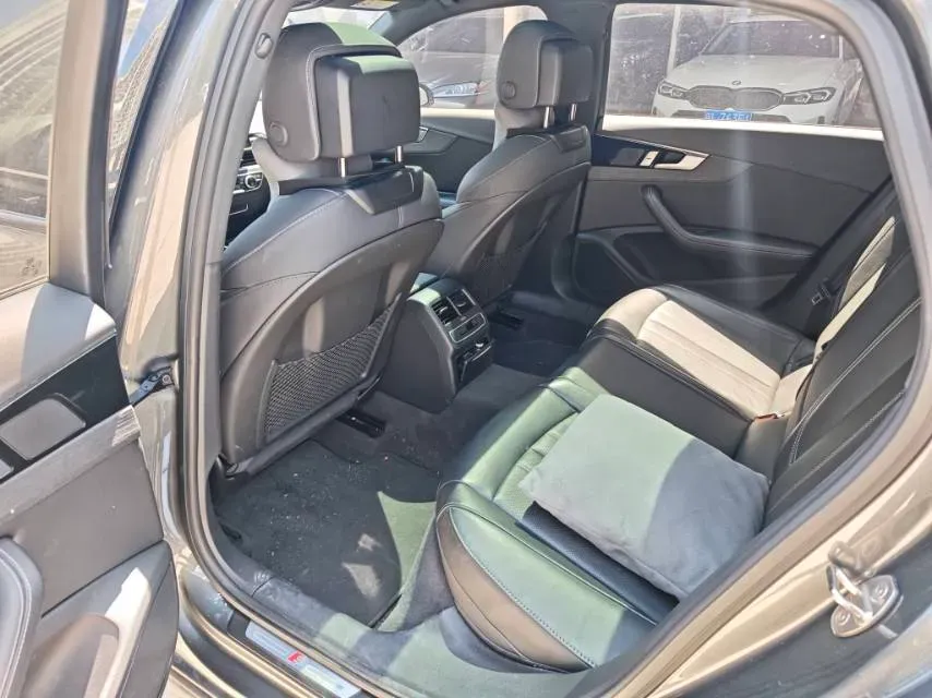 2024 Audi A4L 2.0T 190HP L4 7DCT,autocango,china used car exporter,china ev exporter,chinese used car exporter,chinese used ev exporter