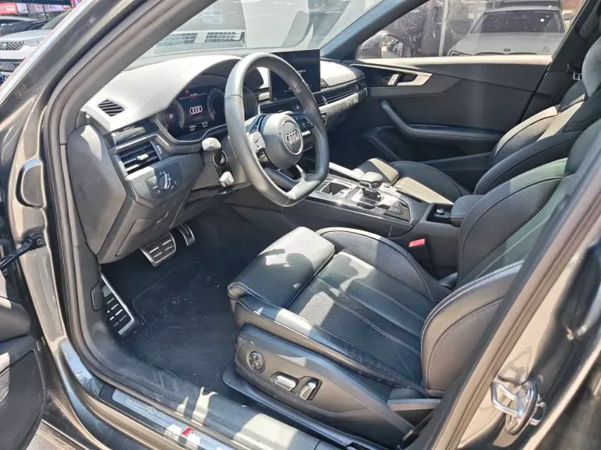 2024 Audi A4L 2.0T 190HP L4 7DCT,autocango,china used car exporter,china ev exporter,chinese used car exporter,chinese used ev exporter