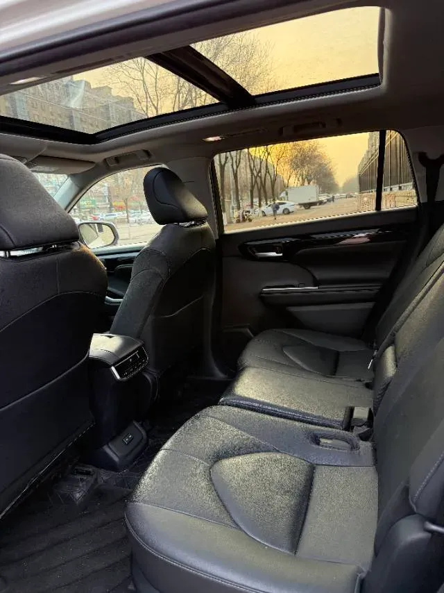 2022 Toyota Highlander 2.5L 192HP L4 E-CVT Hybrid,autocango,china used car exporter,china ev exporter,chinese used car exporter,chinese used ev exporter