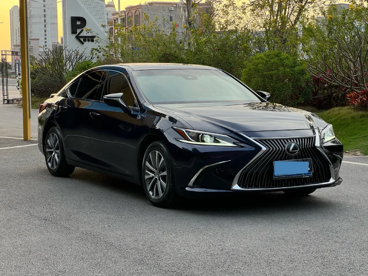 2020 Lexus ES 2.0L 173HP L4 CVT,autocango,china used car exporter,china ev exporter,chinese used car exporter,chinese used ev exporter