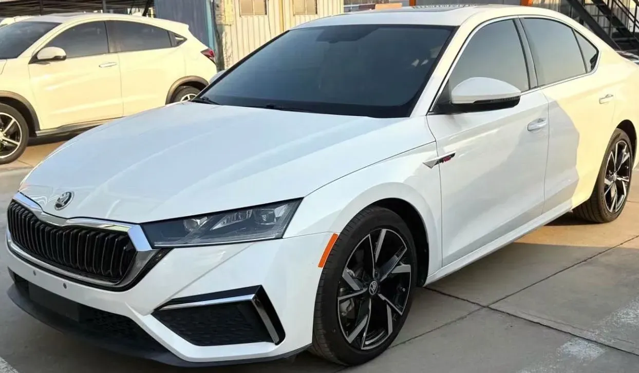 2022 Skoda Octavia 1.4T 150HP L4 7DCT,autocango,china used car exporter,china ev exporter,chinese used car exporter,chinese used ev exporter