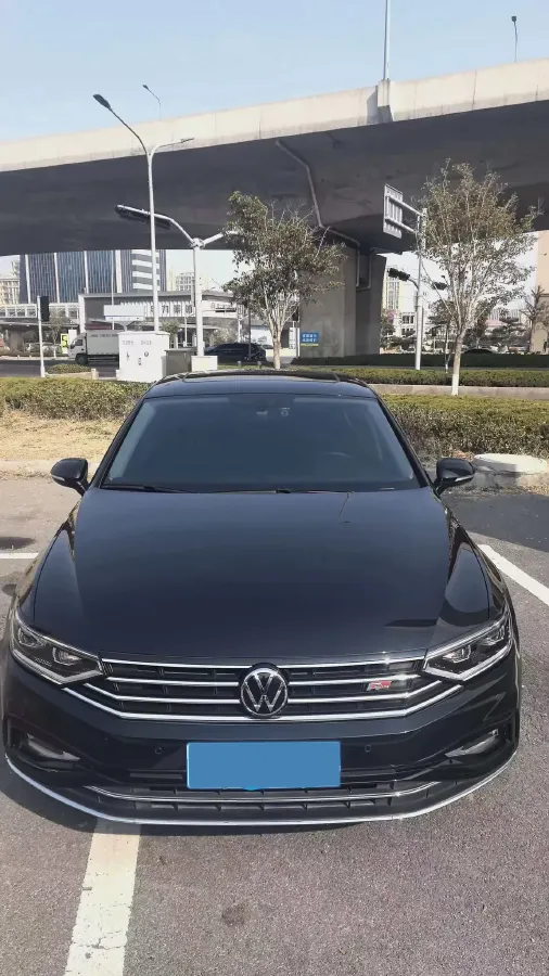2020 Volkswagen Magotan 2.0T 186HP L4 7DCT,autocango,china used car exporter,china ev exporter,chinese used car exporter,chinese used ev exporter