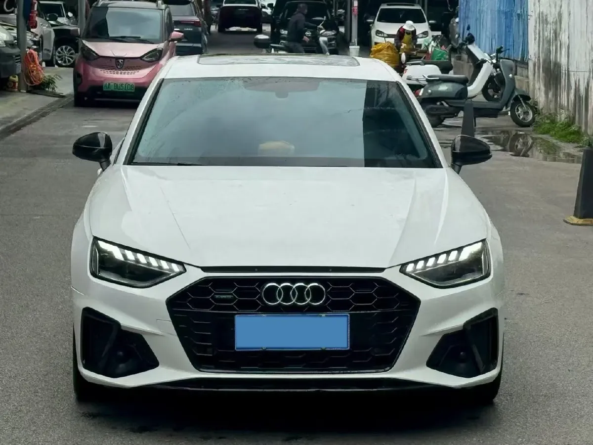 2022 Audi A4L 2.0T 190HP L4 7DCT,autocango,china used car exporter,china ev exporter,chinese used car exporter,chinese used ev exporter