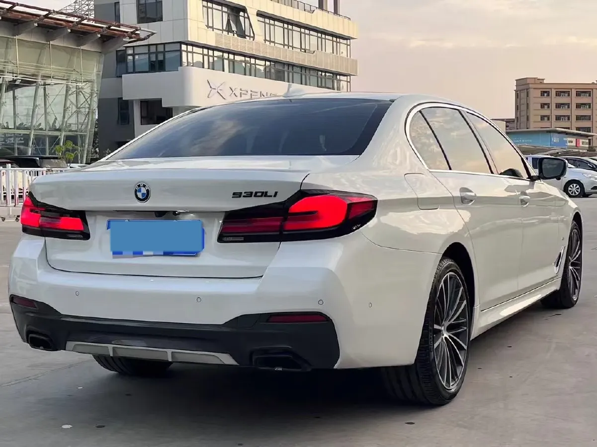 2022 BMW 5 Series 2.0T 252HP L4 8AT,autocango,china used car exporter,china ev exporter,chinese used car exporter,chinese used ev exporter