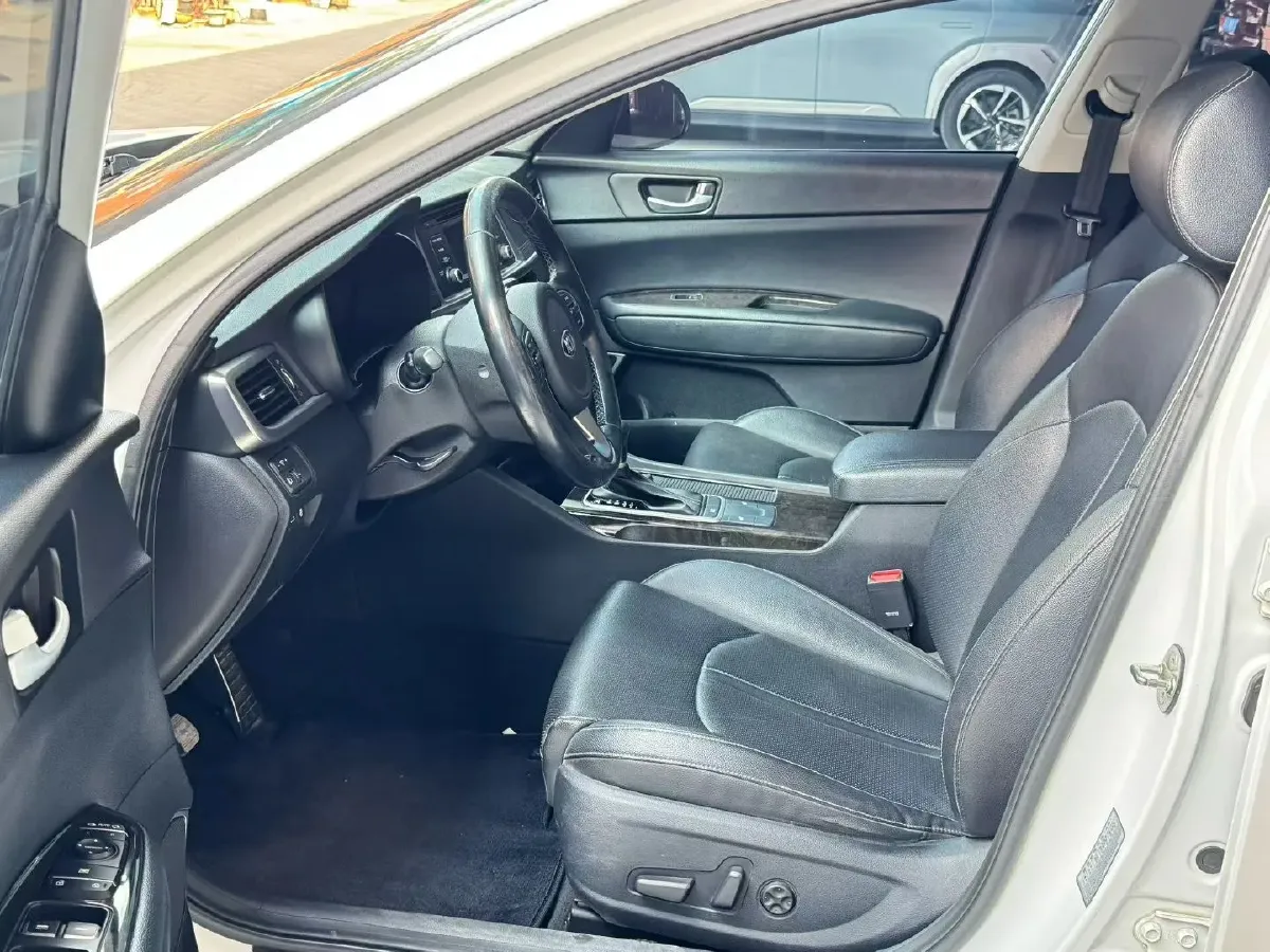 2016 Kia K5 2.0L 161HP L4 6AT,autocango,china used car exporter,china ev exporter,chinese used car exporter,chinese used ev exporter