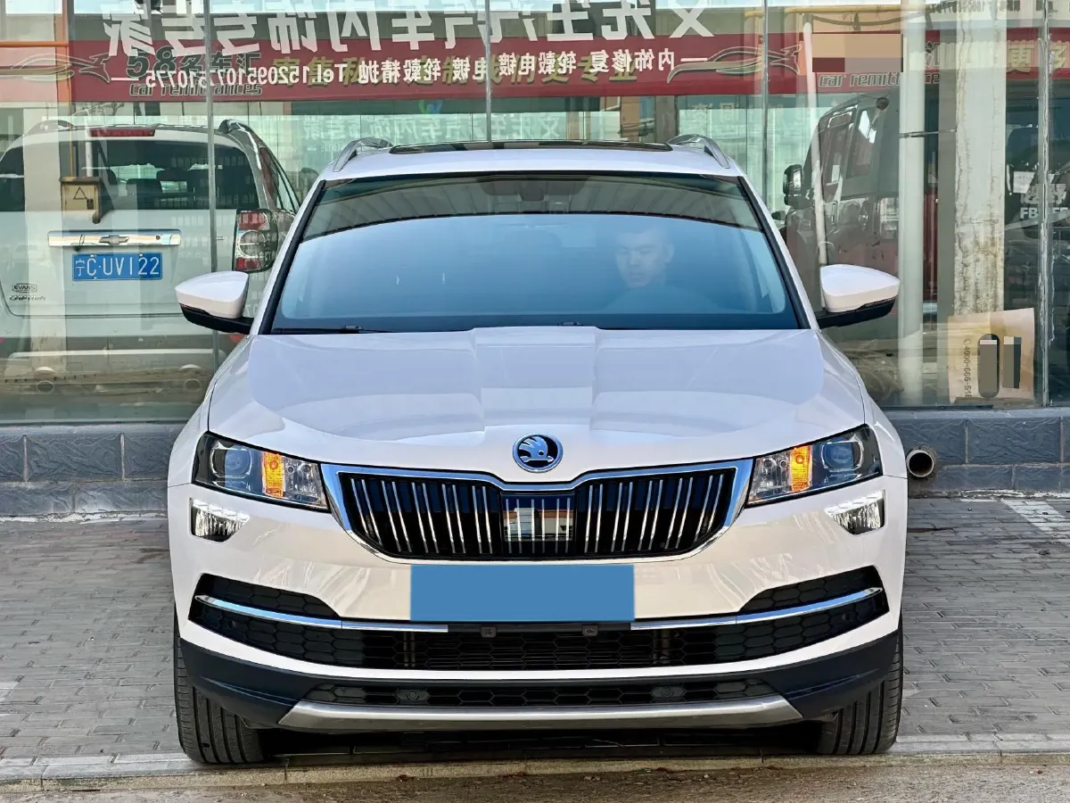 2020 Skoda Karoq 1.4T 150HP L4 7DCT,autocango,china used car exporter,china ev exporter,chinese used car exporter,chinese used ev exporter