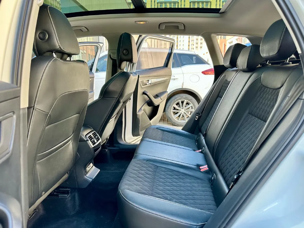 2020 Skoda Karoq 1.4T 150HP L4 7DCT,autocango,china used car exporter,china ev exporter,chinese used car exporter,chinese used ev exporter