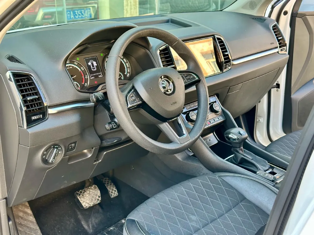 2020 Skoda Karoq 1.4T 150HP L4 7DCT,autocango,china used car exporter,china ev exporter,chinese used car exporter,chinese used ev exporter