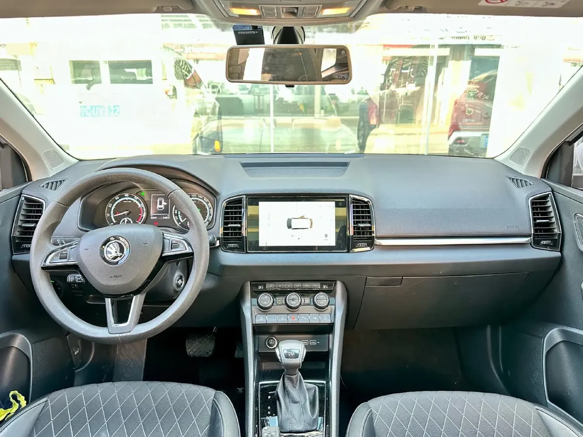 2020 Skoda Karoq 1.4T 150HP L4 7DCT,autocango,china used car exporter,china ev exporter,chinese used car exporter,chinese used ev exporter