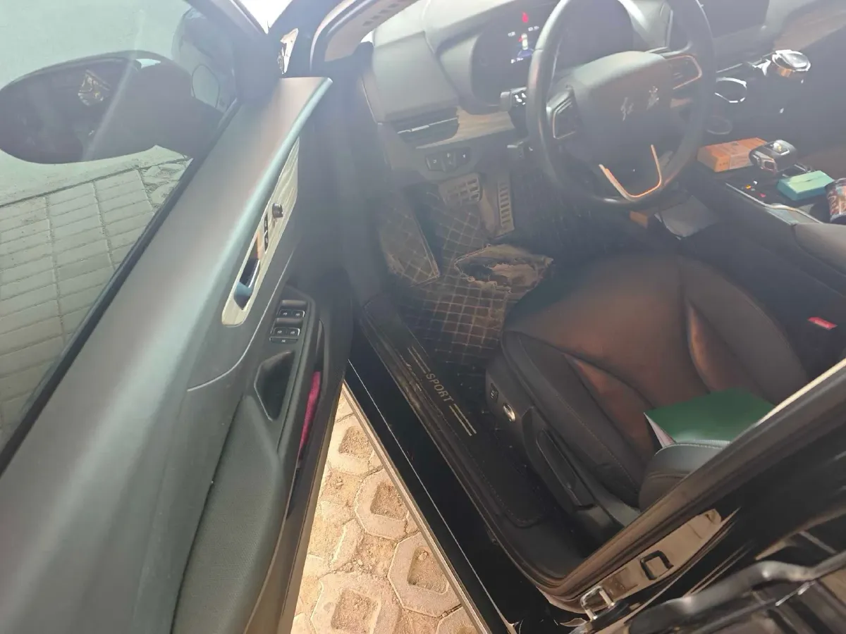 2024 HongQi E-QM5 BEV 72KWH,autocango,china used car exporter,china ev exporter,chinese used car exporter,chinese used ev exporter