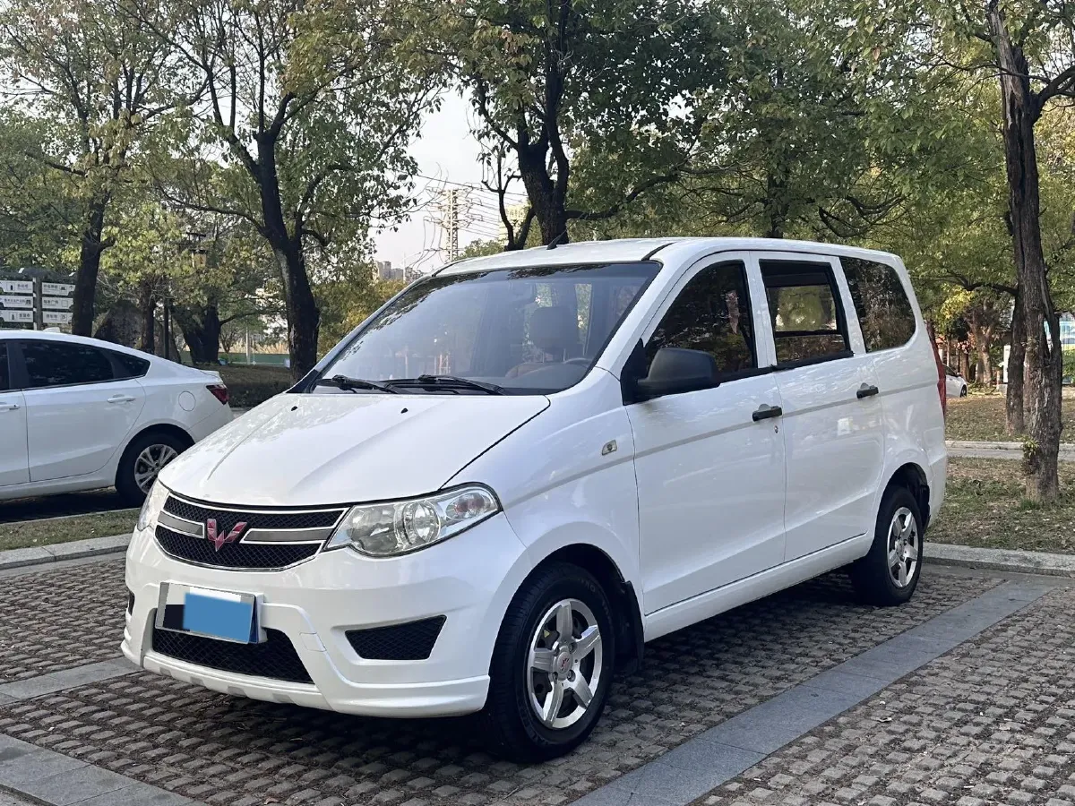 2018 WuLing HongGuang 1.5L 105HP L4 5MT,autocango,china used car exporter,china ev exporter,chinese used car exporter,chinese used ev exporter