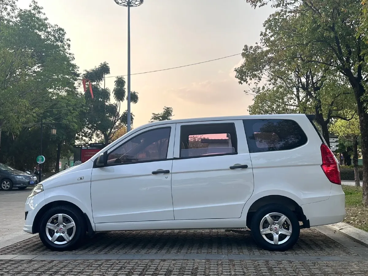 2018 WuLing HongGuang 1.5L 105HP L4 5MT,autocango,china used car exporter,china ev exporter,chinese used car exporter,chinese used ev exporter