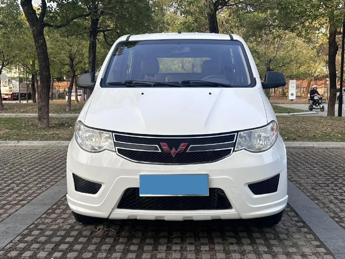 2018 WuLing HongGuang 1.5L 105HP L4 5MT,autocango,china used car exporter,china ev exporter,chinese used car exporter,chinese used ev exporter