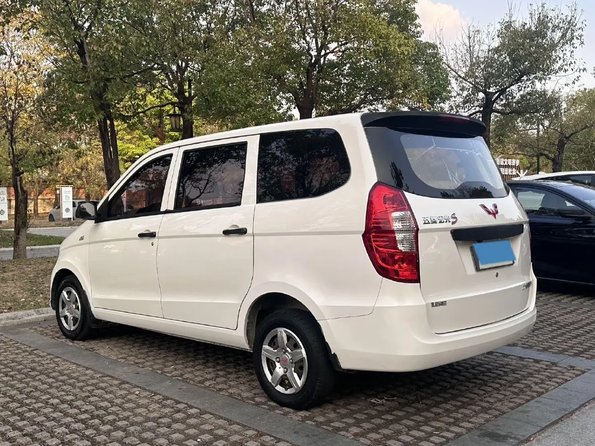 2018 WuLing HongGuang 1.5L 105HP L4 5MT,autocango,china used car exporter,china ev exporter,chinese used car exporter,chinese used ev exporter