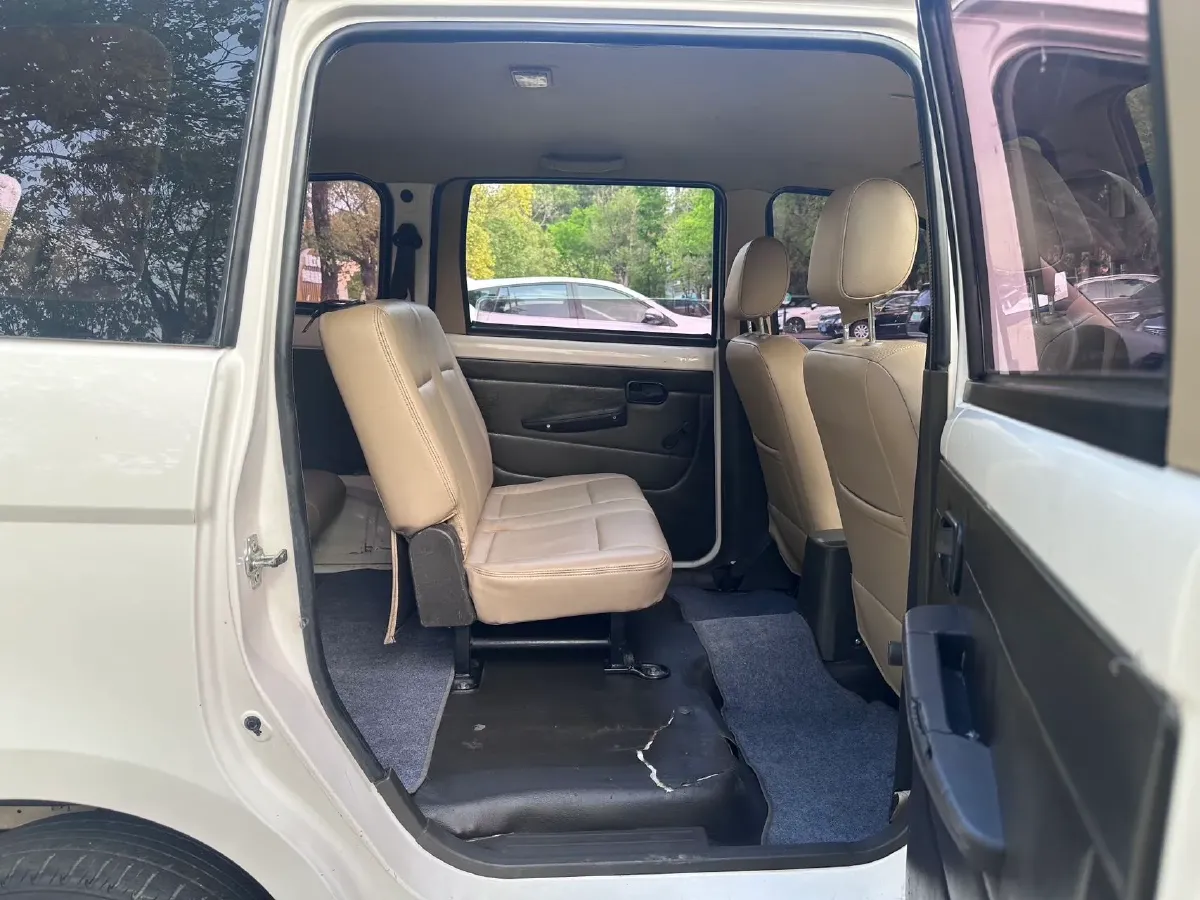 2018 WuLing HongGuang 1.5L 105HP L4 5MT,autocango,china used car exporter,china ev exporter,chinese used car exporter,chinese used ev exporter