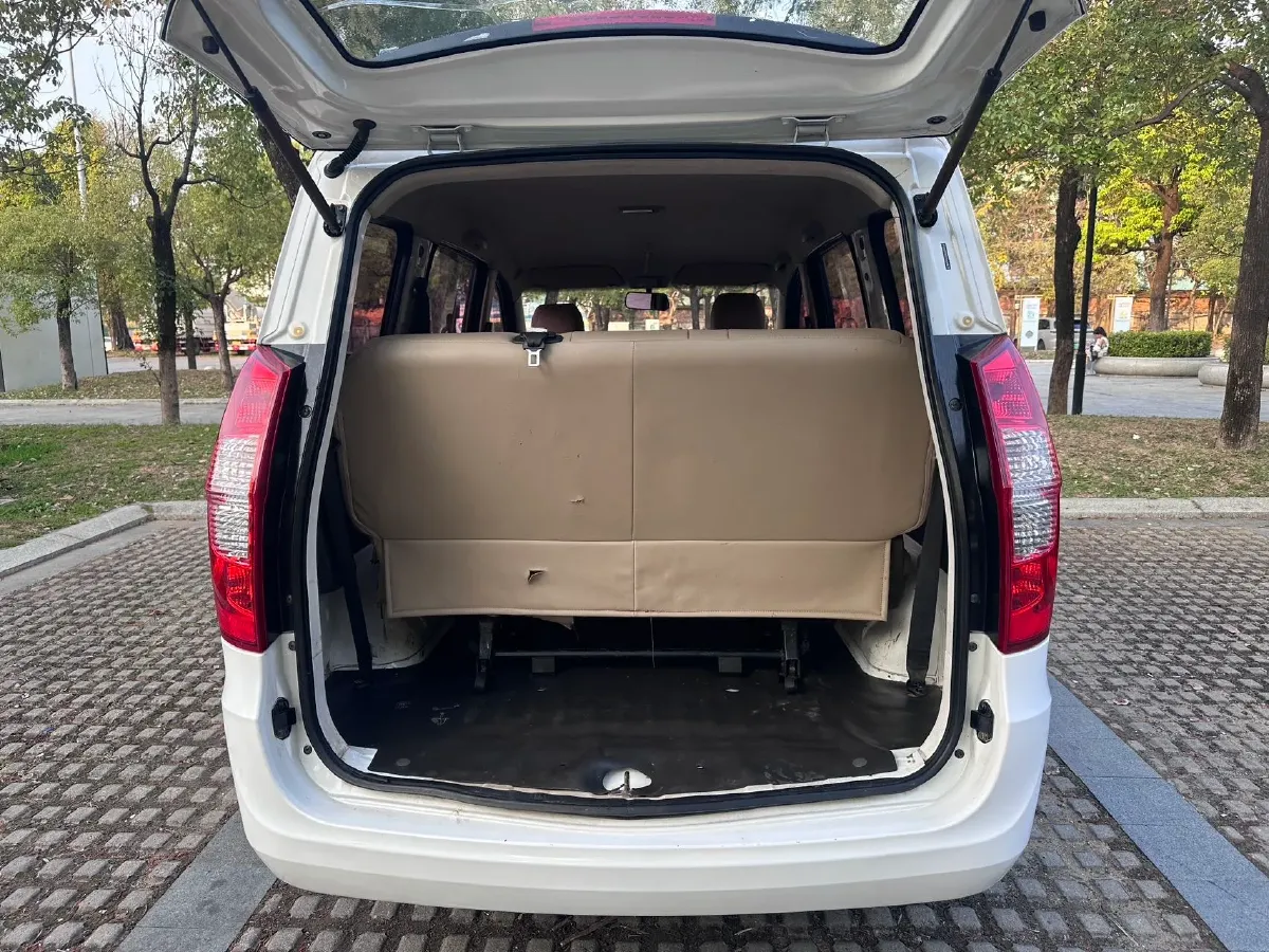 2018 WuLing HongGuang 1.5L 105HP L4 5MT,autocango,china used car exporter,china ev exporter,chinese used car exporter,chinese used ev exporter