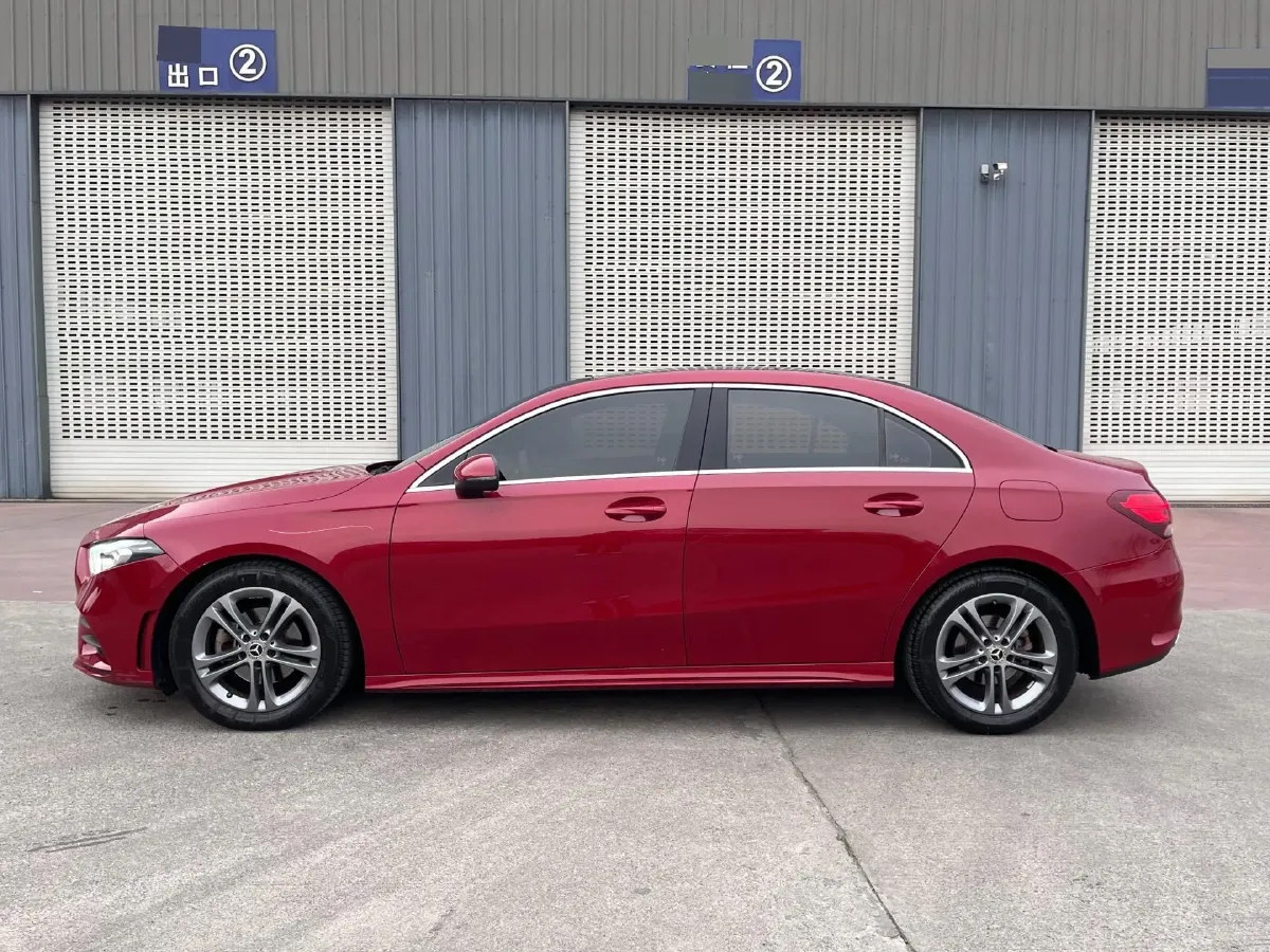 2021 Mercedes-Benz A Class 1.3T 136HP L4 7DCT,autocango,china used car exporter,china ev exporter,chinese used car exporter,chinese used ev exporter