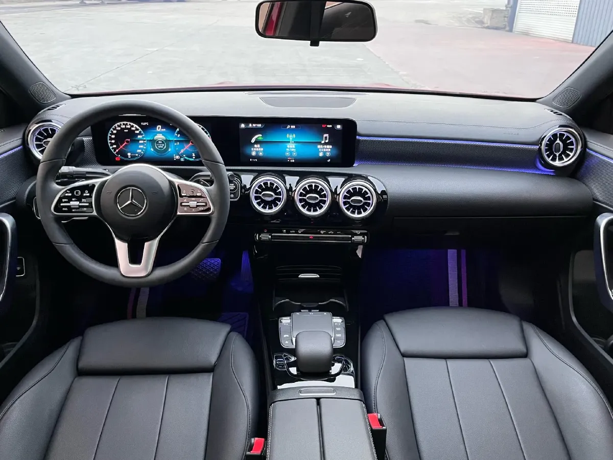 2021 Mercedes-Benz A Class 1.3T 136HP L4 7DCT,autocango,china used car exporter,china ev exporter,chinese used car exporter,chinese used ev exporter