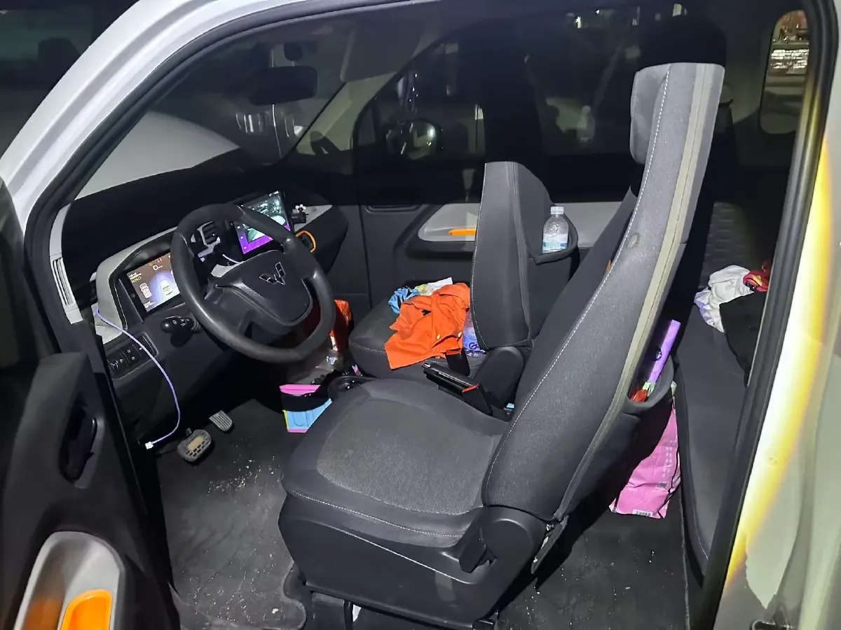 2020 WuLing HongGuang MINI EV BEV 13.8KWH,autocango,china used car exporter,china ev exporter,chinese used car exporter,chinese used ev exporter