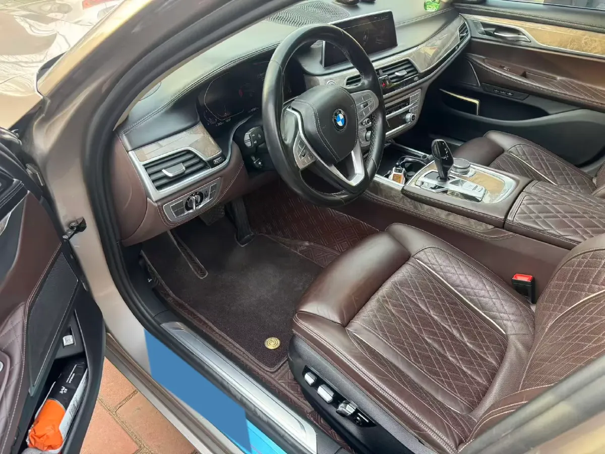 2019 BMW 7 Series 3.0T 340HP L6 8AT,autocango,china used car exporter,china ev exporter,chinese used car exporter,chinese used ev exporter