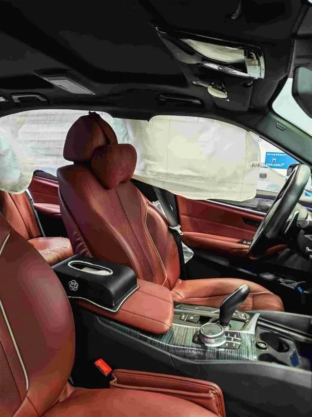 2021 BMW 5 Series 2.0T 252HP L4 8AT,autocango,china used car exporter,china ev exporter,chinese used car exporter,chinese used ev exporter