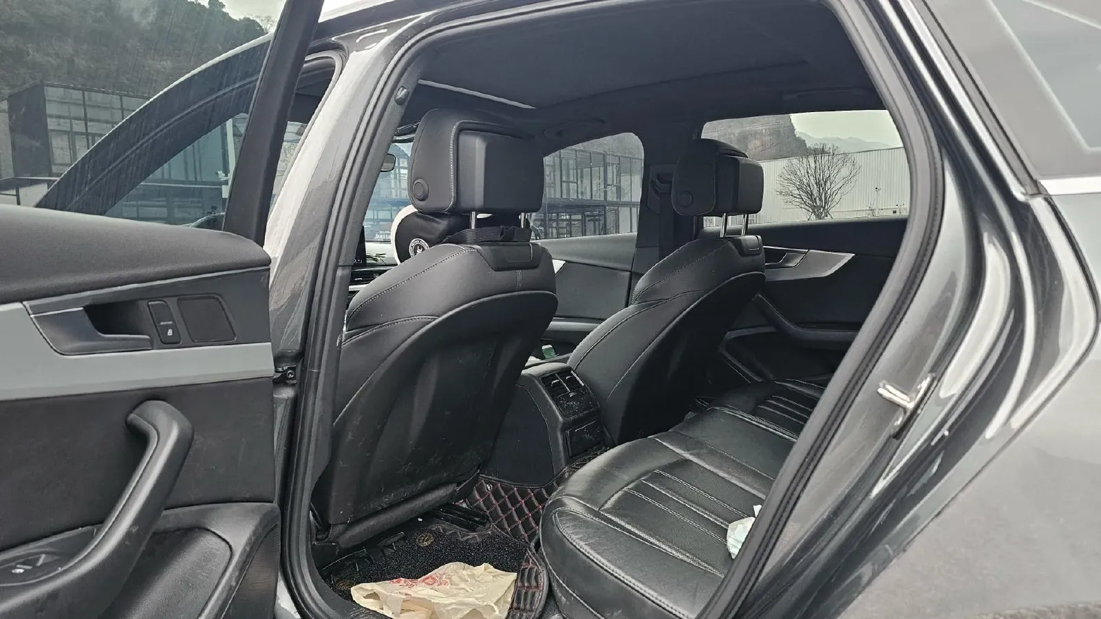 2022 Audi A4L 2.0T 190HP L4 7DCT,autocango,china used car exporter,china ev exporter,chinese used car exporter,chinese used ev exporter