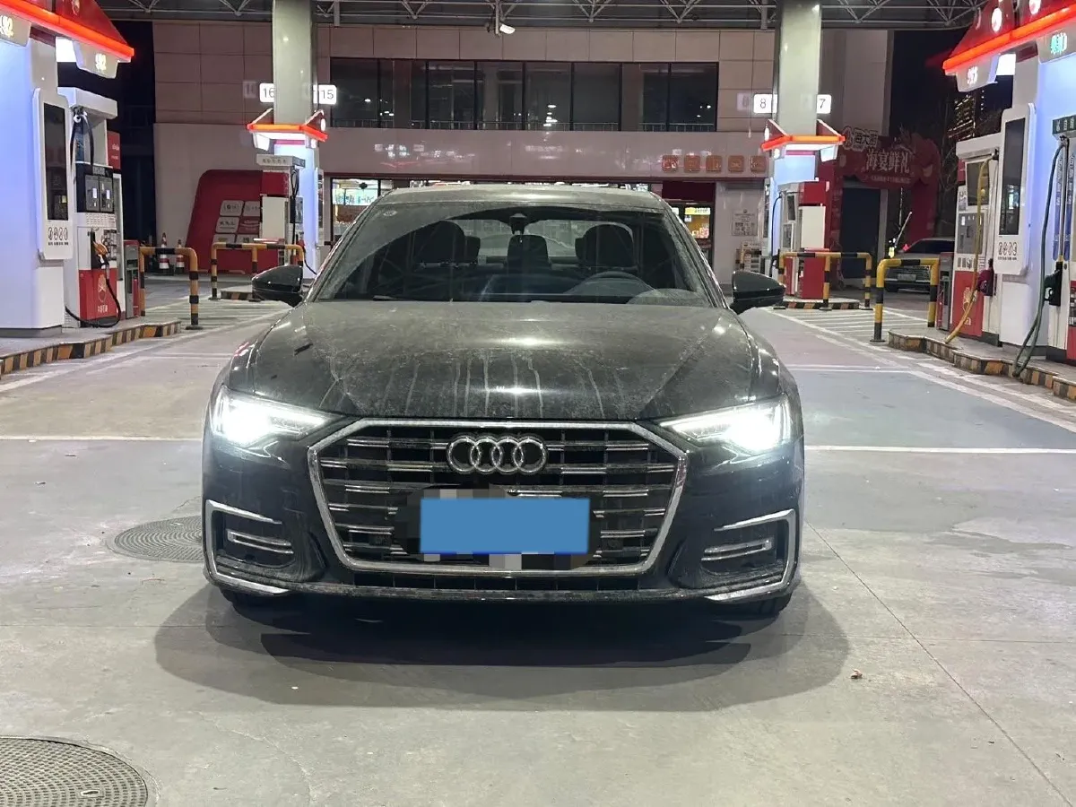 2025 Audi A6L 2.0T 190HP L4 7DCT,autocango,china used car exporter,china ev exporter,chinese used car exporter,chinese used ev exporter