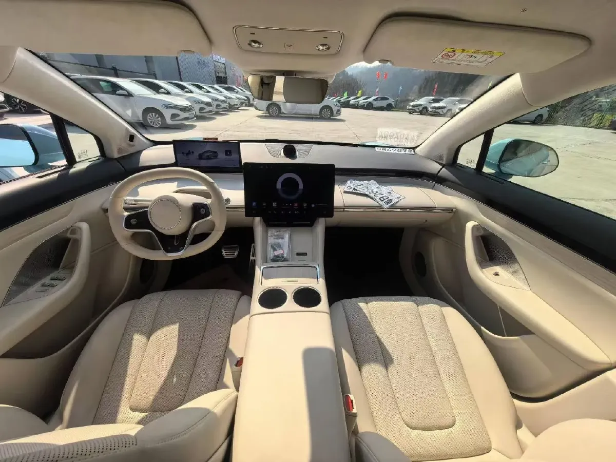 2025 Luxeed R7 REEV 156HP REEV 37KWH,autocango,china used car exporter,china ev exporter,chinese used car exporter,chinese used ev exporter