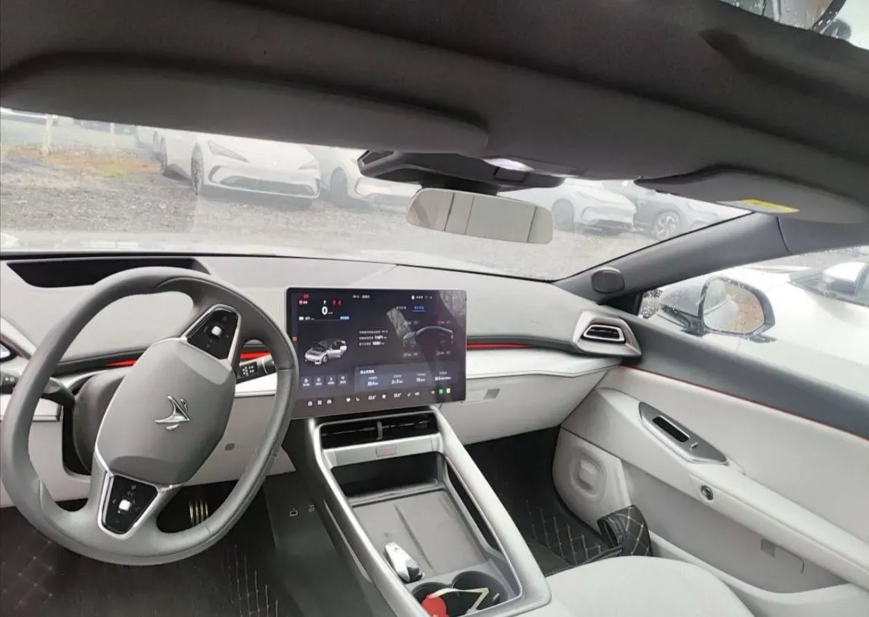 2024 ARCFOX αT5 BEV 79.2KWH,autocango,china used car exporter,china ev exporter,chinese used car exporter,chinese used ev exporter