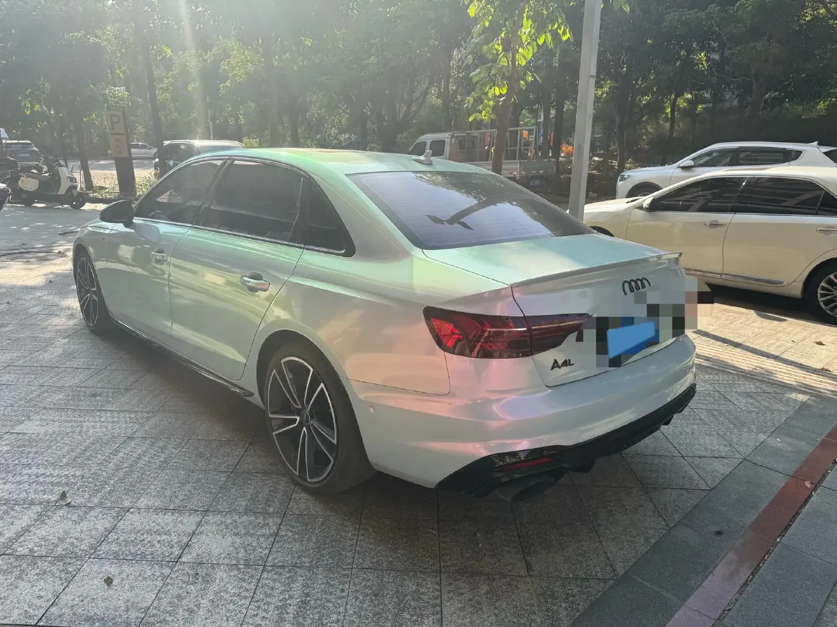 2023 Audi A4L 2.0T 245HP L4 7DCT,autocango,china used car exporter,china ev exporter,chinese used car exporter,chinese used ev exporter