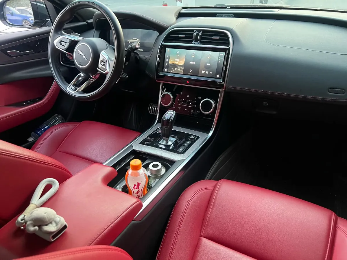 2022 Jaguar XEL 2.0T 250HP L4 8AT,autocango,china used car exporter,china ev exporter,chinese used car exporter,chinese used ev exporter