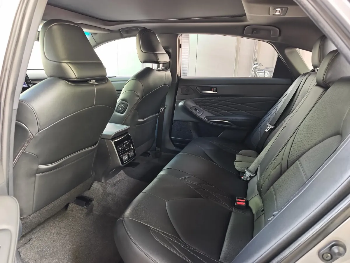 2019 Toyota Avalon 2.5L 178HP L4 E-CVT Hybrid,autocango,china used car exporter,china ev exporter,chinese used car exporter,chinese used ev exporter