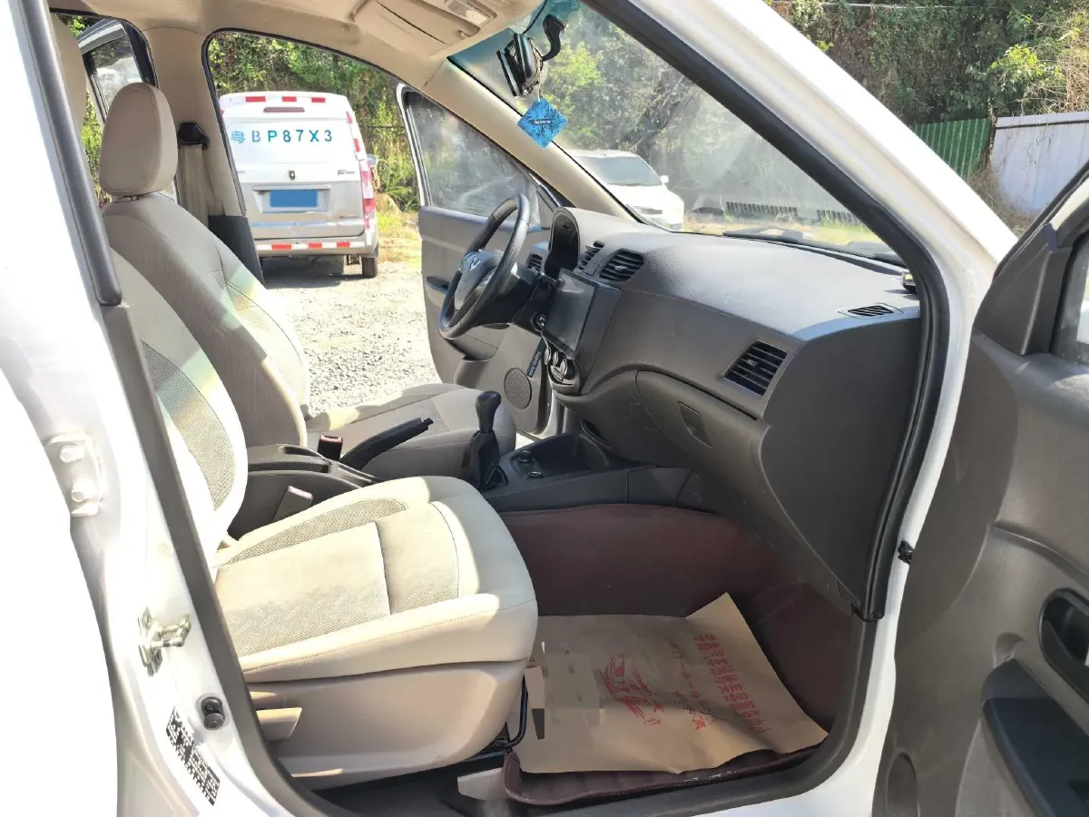 2018 WuLing HongGuang 1.5L 105HP L4 5MT,autocango,china used car exporter,china ev exporter,chinese used car exporter,chinese used ev exporter