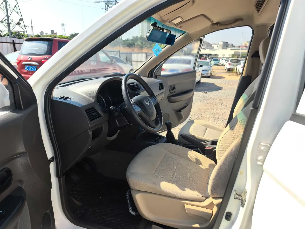 2018 WuLing HongGuang 1.5L 105HP L4 5MT,autocango,china used car exporter,china ev exporter,chinese used car exporter,chinese used ev exporter