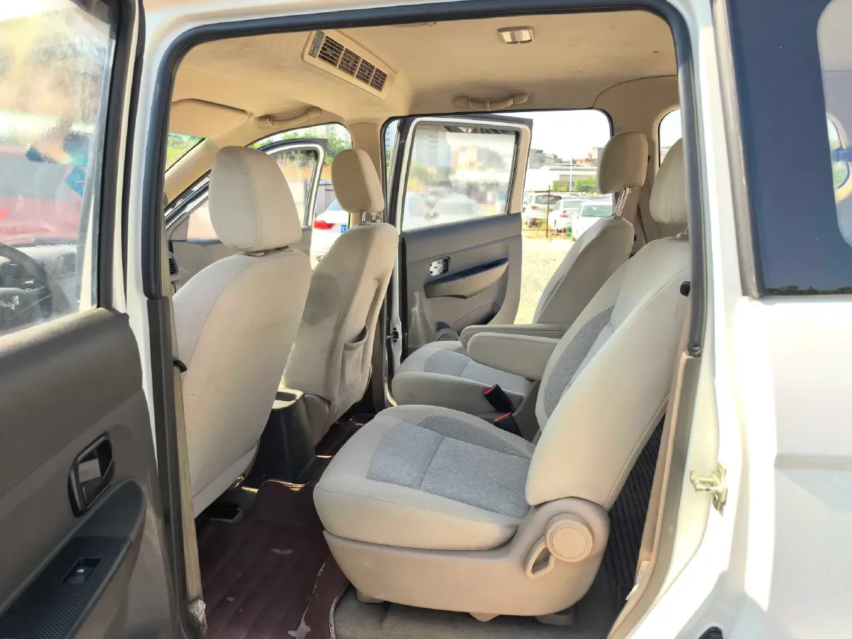 2018 WuLing HongGuang 1.5L 105HP L4 5MT,autocango,china used car exporter,china ev exporter,chinese used car exporter,chinese used ev exporter