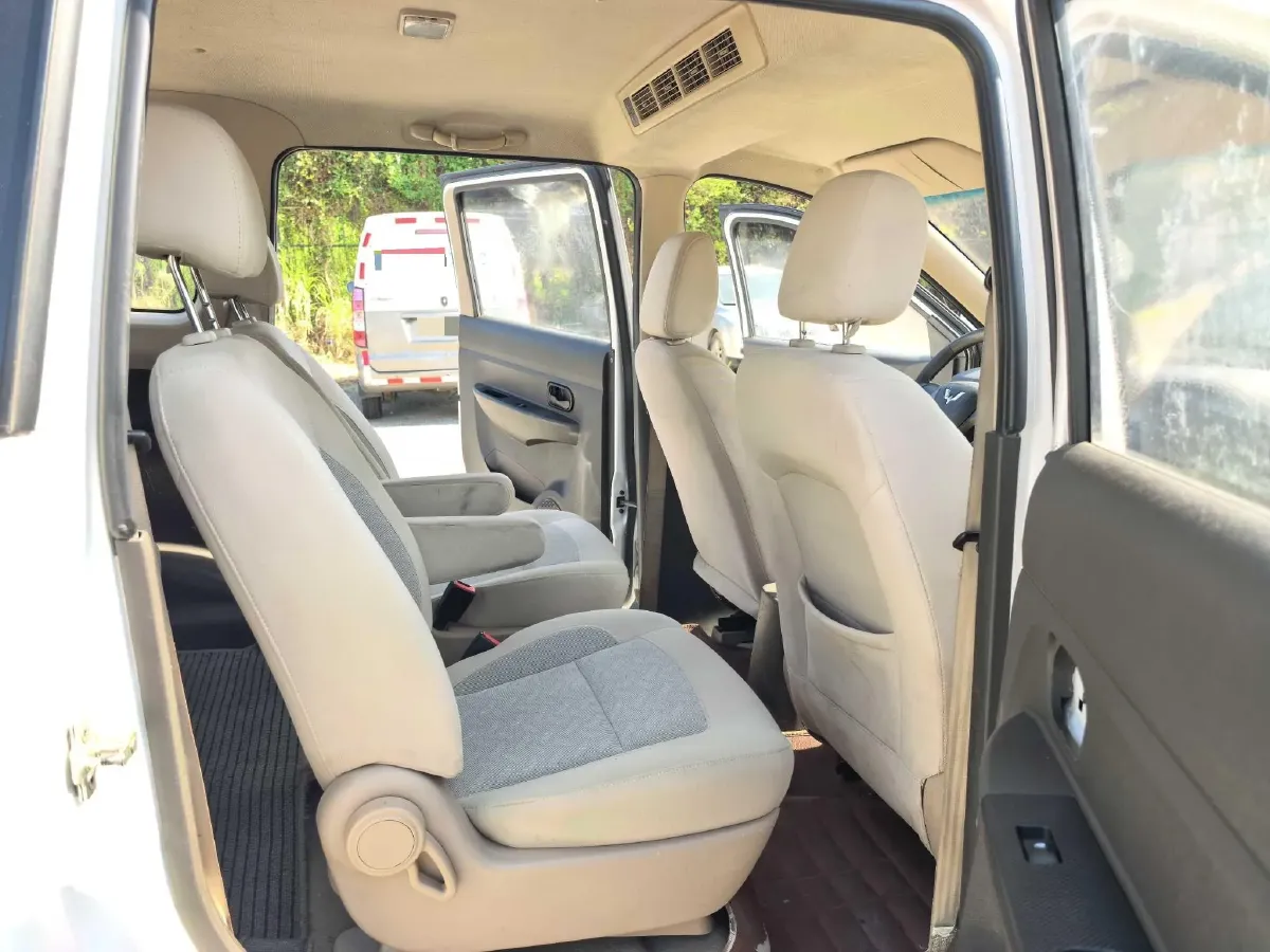 2018 WuLing HongGuang 1.5L 105HP L4 5MT,autocango,china used car exporter,china ev exporter,chinese used car exporter,chinese used ev exporter